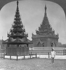 King Mindons Tomb, Královský palác, Mandalay, Barma, 1908