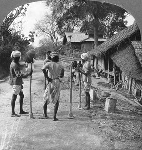 Oprava silnic, Bhamo, Barma, 1908