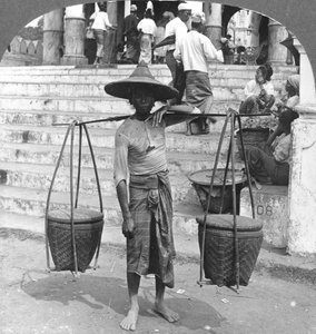 Hodně používaný nosič Barma, Rangún, 1908 od Stereo Travel Co