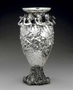Ogden Goelet a James Gordon Bennett Cup: váza s jachtařskými trofejemi od Studios Tiffany