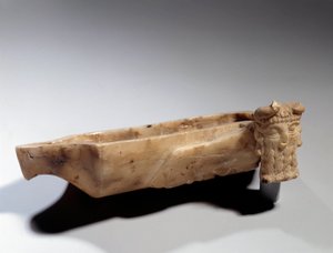 Umění Mezopotámie: Lampa zdobená androcefálním býkem (v albatre) Sumerské období (kolem 2400 př. Kr.). Paříž, Musee du Louvre od Sumerian Mesopotamian School