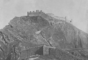 Sion, Ruiny zámku Tourbillon (černobílá fotografie) od Swiss Photographer