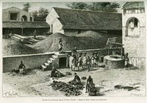Uvnitř továrny Maurel and Prom v Boulamu se shromažďuje a zpracovává arašídy, palmové mandle a kaučuk. Rytina od Taylora, po fotografii, pro ilustraci příběhu Voyage dans la Senegambie et la Guinee portuguese, v roce 1888, od kapitána A.Brosselarda,