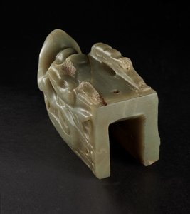 Junkunc Jade Dragon Head (nefrit) od Tang Dynasty Chinese School