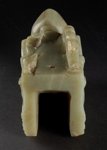 Junkunc Jade Dragon Head (nefrit) od Tang Dynasty Chinese School