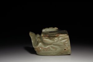 Junkunc Jade Dragon Head (nefrit) od Tang Dynasty Chinese School