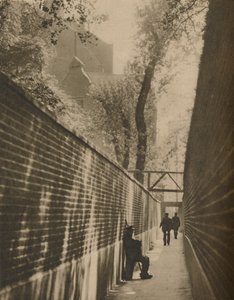 V Lansdowne Passage, kde Highwayman Once Cválal pro svůj život, c1935. od Taylor