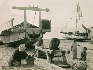 Rybářská rodina v Japonsku kolem roku 1900 - 1915 (fotografie)