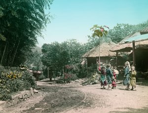 Děti hrající si na ulici na cestě do Mijanošity cca 1900 - 1915 (fotografie) od Teijiro Takagi
