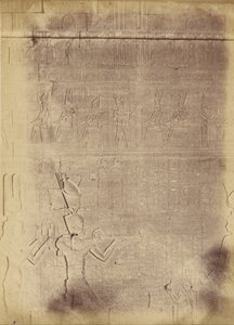 Detail hieroglyfických nápisů (pravděpodobně z Edfuova chrámu)