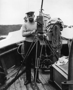 G. H. Wilkins po návratu z výpravy v knize The Quest with Sir Ernest Shackleton, Plymouth, 16. září 1922.