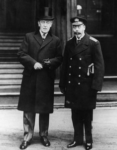 Král pózuje s prezidentem Wilsonem před Buckinghamským palácem, 31. prosince 1919