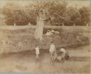 [Tři děti a pes si hrají v potoce, 4. července 1883], 1883., 1883. od Thomas Eakins