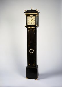 Charles II Římské odrážející měsíční dlouhé hodiny od Thomas Tompion