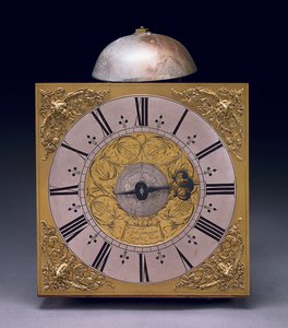 Čtvercový ciferník třicetihodinových hodin Charles II, cca 1680 (kombinovaná média)