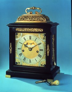 Sussex Tompion, úderné osmidenní stolní hodiny Charlese II s opakováním tahové čtvrtiny, kolem 1675-80