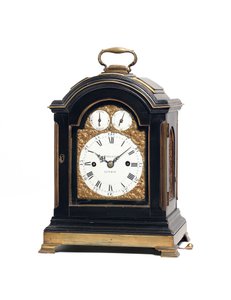 Nárazné stolní hodiny George III, cca 1770 (dřevo, sklo a kov) (viz také 491922) od Thomas Wagstaff or Wagstaffe