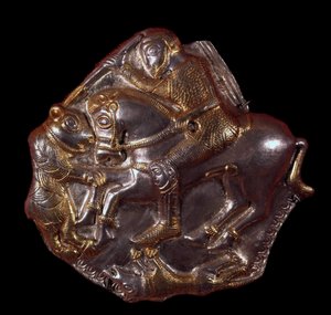 Thrácká civilizace: zlaté stříbrné svícny představující jezdce napadeného medvědem. 400-350 před naším letopočtem. Lovtch, Muzeum historického oddělení, Bulharsko