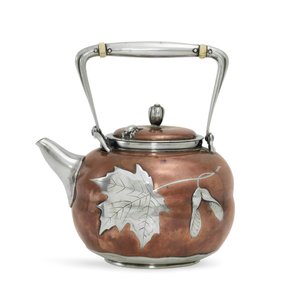 Čajová konvice, cca 1880 (stříbro a měď) od Tiffany and Company