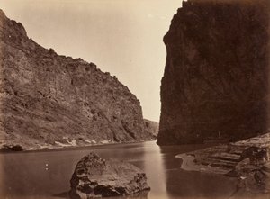 Black Cañon, řeka Colorado, pohled zdola, poblíž tábora 7