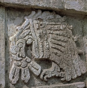 Reliéf orla, Quetzalcoatlův chrám od Toltec Toltec