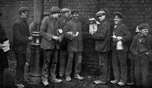 Hlasování pro uhelnou stávku, Wheatsheaf Colliery, Pendlebury, leden 1912, c1920