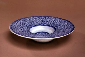 Miska Tondino, iznikské zlaté rohové nádobí, turecké, kolem 1535-45 (kamenná pasta s modrou pod glazurou) od Turkish School
