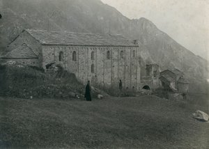 Opatství San Pietro al Monte, Civate, Lombardie, Itálie, fotografie Ugo Monneret de Villard, kolem roku 1910 od Ugo Monneret de Villard