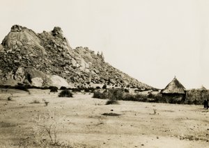Chaty u Gebel Sagadi, Súdán, fotografie Ugo Monneret de Villard, asi 1930