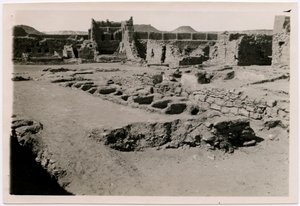 Interiér kláštera svatého Simeona, místnost VI, Asuán, Egypt, fotografie Ugo Monneret de Villard