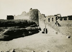 Klášter svatého Simeona, pohled od jihovýchodu, Asuán, Egypt, fotografie Ugo Monneret de Villard od Ugo Monneret de Villard
