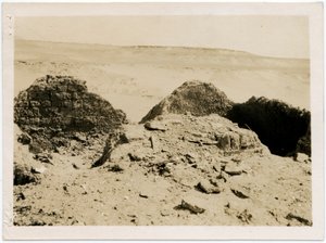 Hrobky na pohřebišti, klášter svatého Simeona, Asuán, Egypt, fotografie Ugo Monneret de Villard