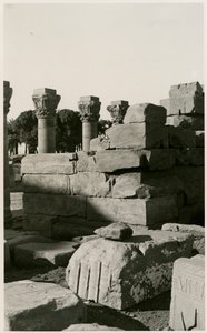 Pohled na římské nymfeum, Dendera, Egypt, fotografie Ugo Monneret de Villard