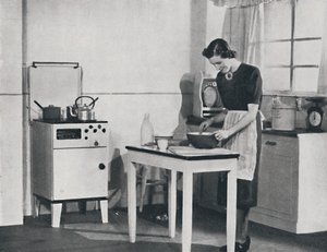 Britská kuchyně vybavená skříňovým plynovým sporákem, 1942. od Unbekannt