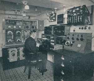 Bezdrátový operátor Marconi přijímající bezdrátové zprávy, když císařovna Británie překračuje Atlantik od Unbekannt