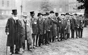 Řada starých taxikářů, Londýn, 1926-1927 od Unbekannt