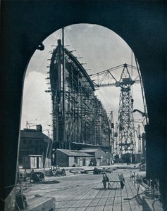 Úchvatný příďový pohled na obří loď Cunard, Queen Mary, v Clydebank, Glasgow, 1934 od Unbekannt