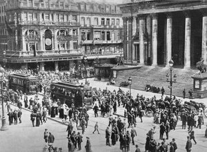 Pohled na Burzu při průchodu německých vojsk, 1914 od Unbekannt