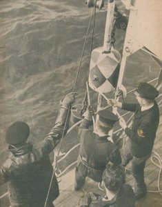 Na palubě britské minolovky, 1945 od Unbekannt