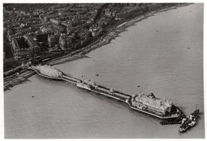 Letecký pohled na Eastbourne, Sussex, ze Zeppelinu, 1931 1933 od Unbekannt