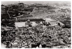 Letecký pohled na mešitu Omar, Jeruzalém, Palestina, ze Zeppelinu, 1931 1933 od Unbekannt