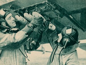 Letecký pozorovatel absolvující výcvik v bombardování, 1940 od Unbekannt