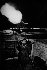 Protiletadlové ženy ATS obsluhující identifikační dalekohled, 1943 od Unbekannt