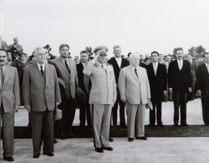 Příjezd sovětské delegace do Bělehradu, Jugoslávie, 26. května 1955. od Unbekannt