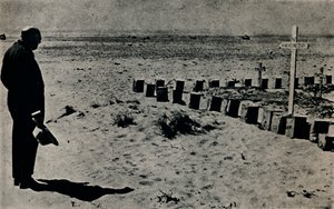 Na bitevním hřbitově v Egyptě, 1942, 1945. od Unbekannt