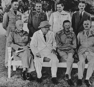 Na frontě v Egyptě: pan Churchill v Káhiře se členy Blízkovýchodní válečné rady, 1942 od Unbekannt