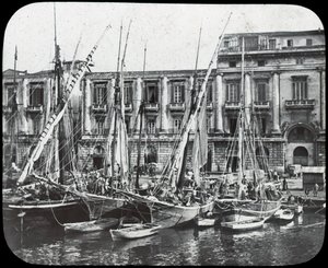 Na nábřeží, přístav Messina, Sicílie, Itálie, konec 19. nebo začátek 20. století od Unbekannt