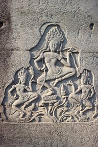 Bayonští nebeští tanečníci vytesaní do pilíře, Siem Reap, Kambodža od Unbekannt