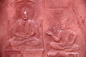 Bhagavadgíta vyrytá v hinduistickém chrámu: Dialog mezi Krišnou a Ardžunou Vrindávanou od Unbekannt
