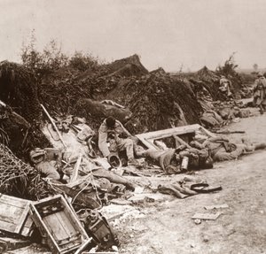 Těla po dobytí Courcelles, severní Francie, červen 1918 od Unbekannt